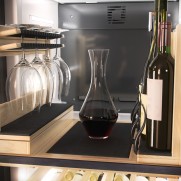 MIELE KWT 2671 ViS | MasterCool-Weintemperierschrank für Design und Technik der Spitzenklasse im Großformat.