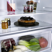 MIELE K 7114 E | Einbau-Kühlschrank mit integriertem 4*-Gefrierfach und LED Beleuchtung für mehr Komfort.